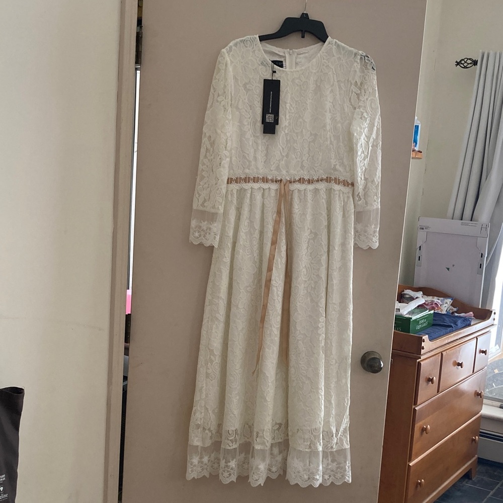 Elegant Cream Lace Maxi Dress